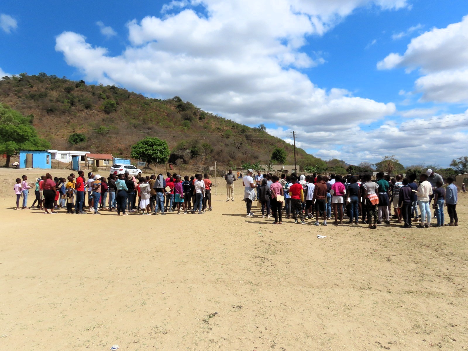 bybels 
                         uitgedeel