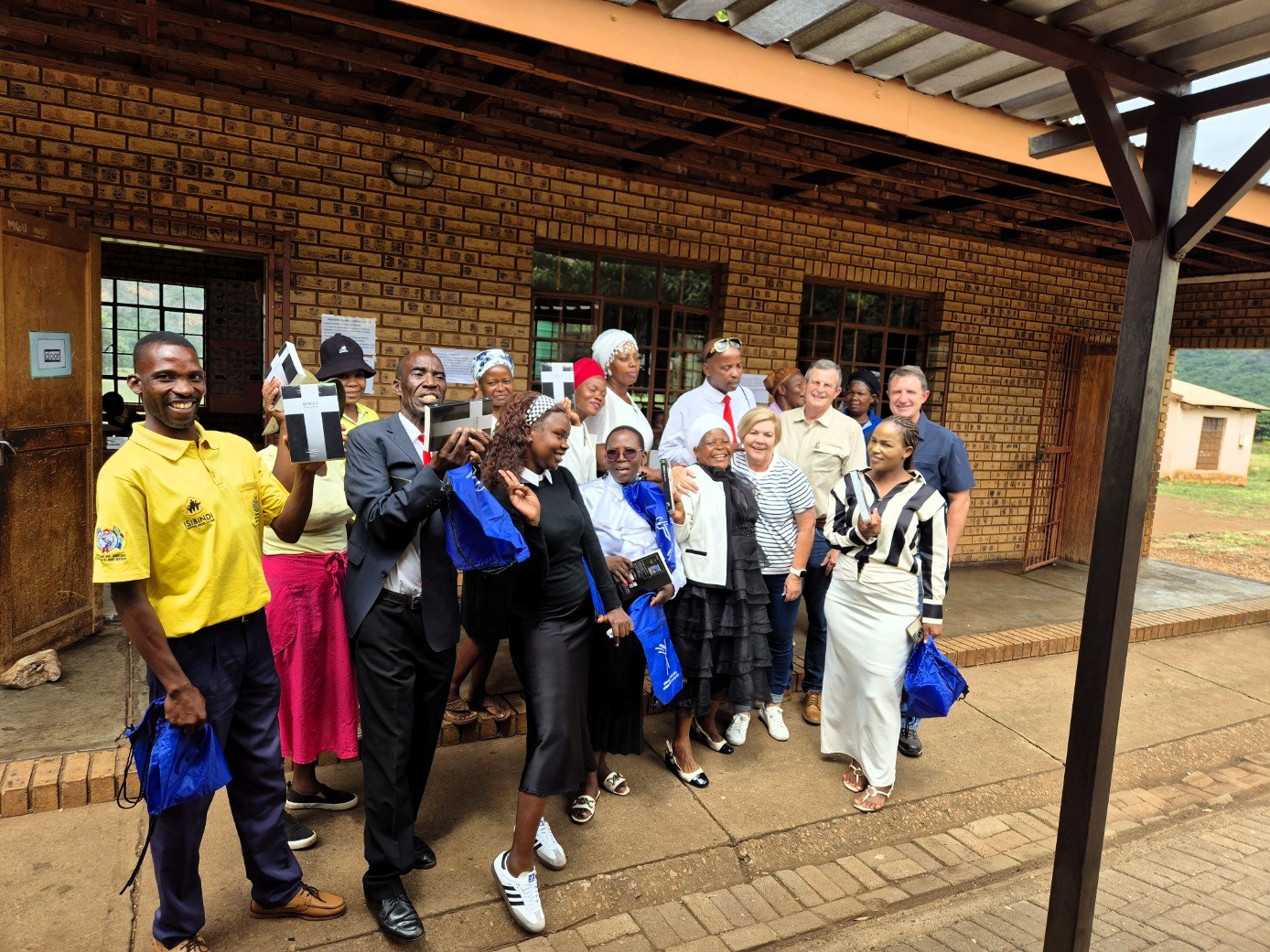 bybels 
                         uitgedeel